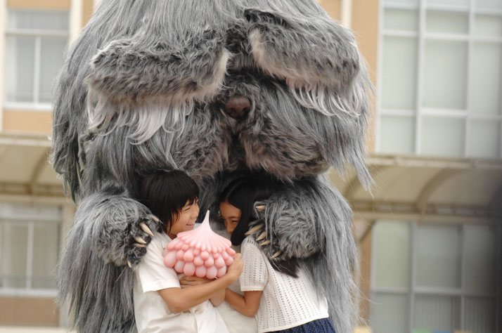 謎之生物席捲小學校園？