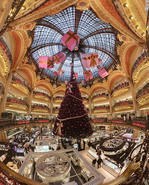 全世界最美的百貨公司之一：巴黎老佛爺百貨（Galeries Lafayette Paris Haussmann）。